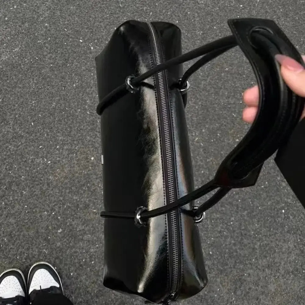 Womens bag large capacity Boston pillowcase spicy motorcycle bag single shoulder travel handbag 250410