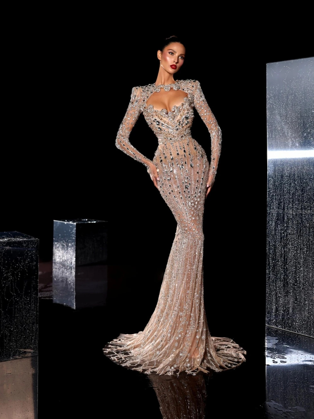 Sexy Beaded Rhinestones Evening Dress Illusion Long Sleeve Prom Dresses Customized Floor Length Party Gown