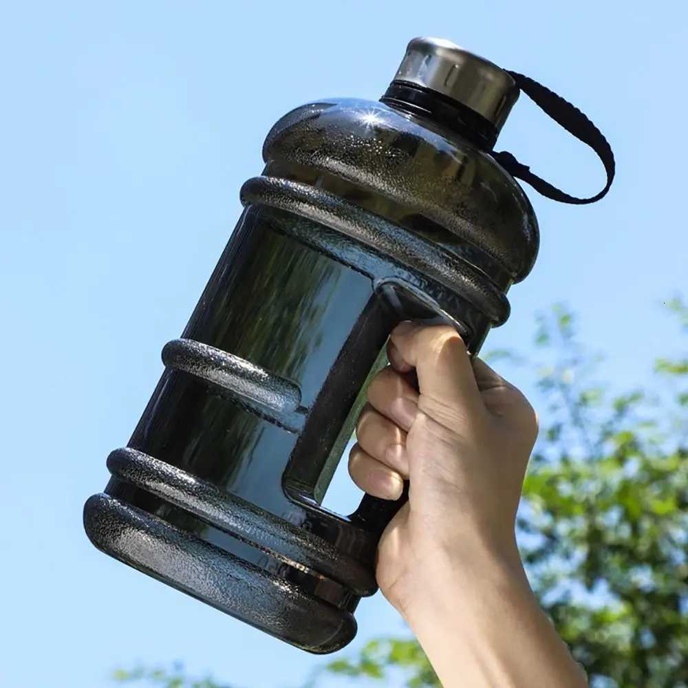 1Pcs Durable Gallon Bottle Water Bottle Portable PETG Sports Drink Bottle 2L Large Capacity With Handle Shaker BottleW251114