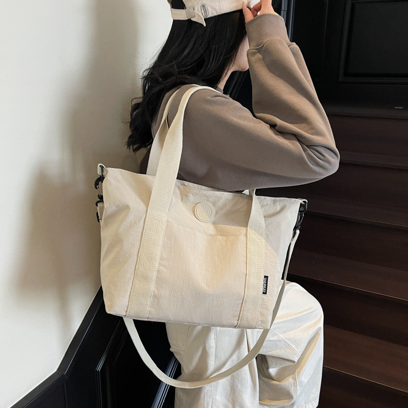 2025 new tote style retro large capacity solid shoulder versatile leisure ladies' bag trendy