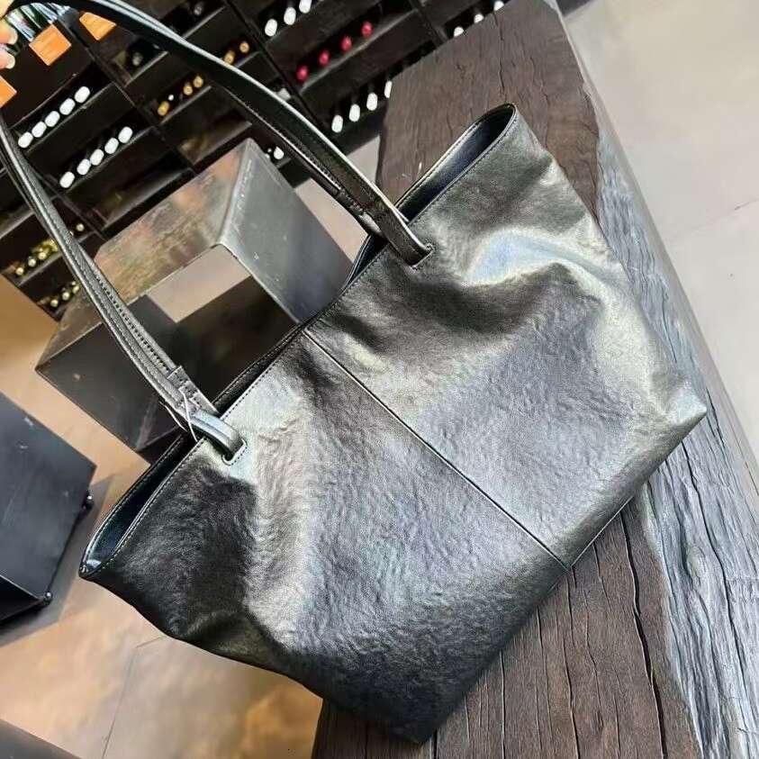 Mm Women's Bags Women's Tanned Cowhide, Simple Tote Commuting Shoulder Women's Large Capacity Computer Bag, High-Quality Genuine Leathe