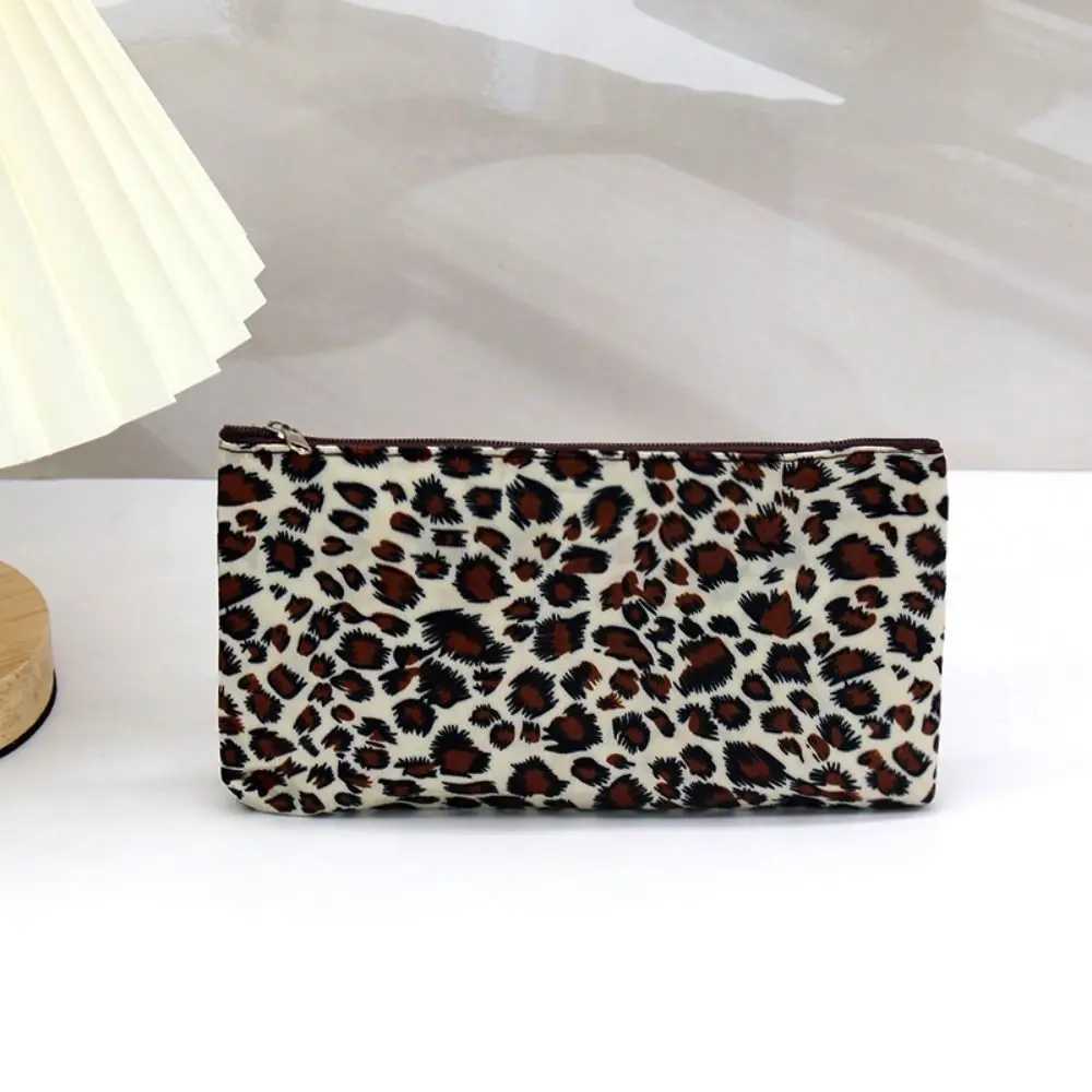 Portable makeup bag cute zipper coin wallet travel makeup bag makeup bag storage bagXJ250415
