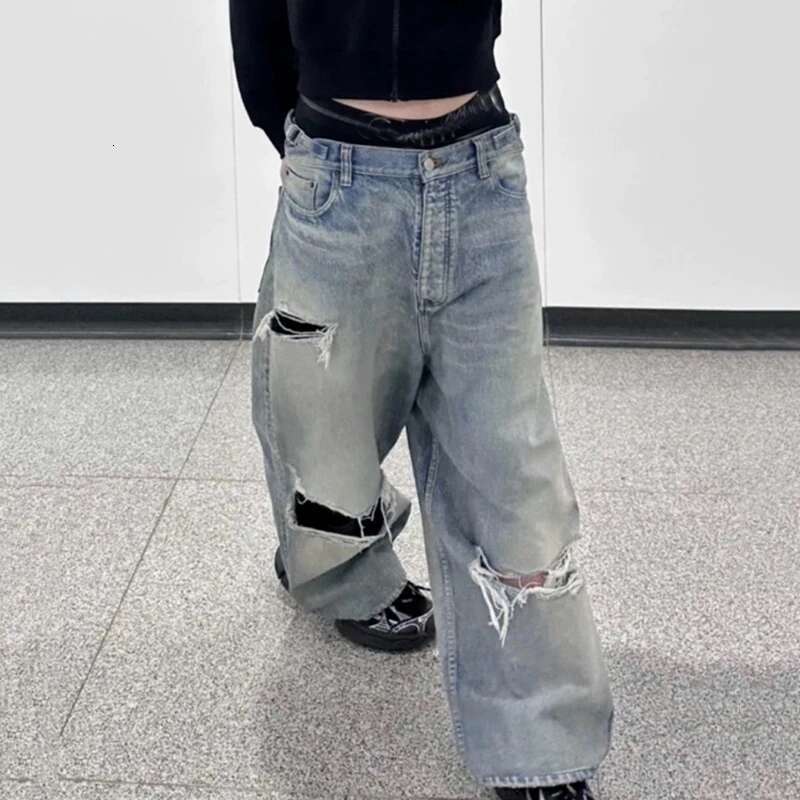 High Street Korean Trendy Washed Knee Cutting Hole Distressed Straight Jeans For Men 2025 New Loose Denim Pants 28W5420