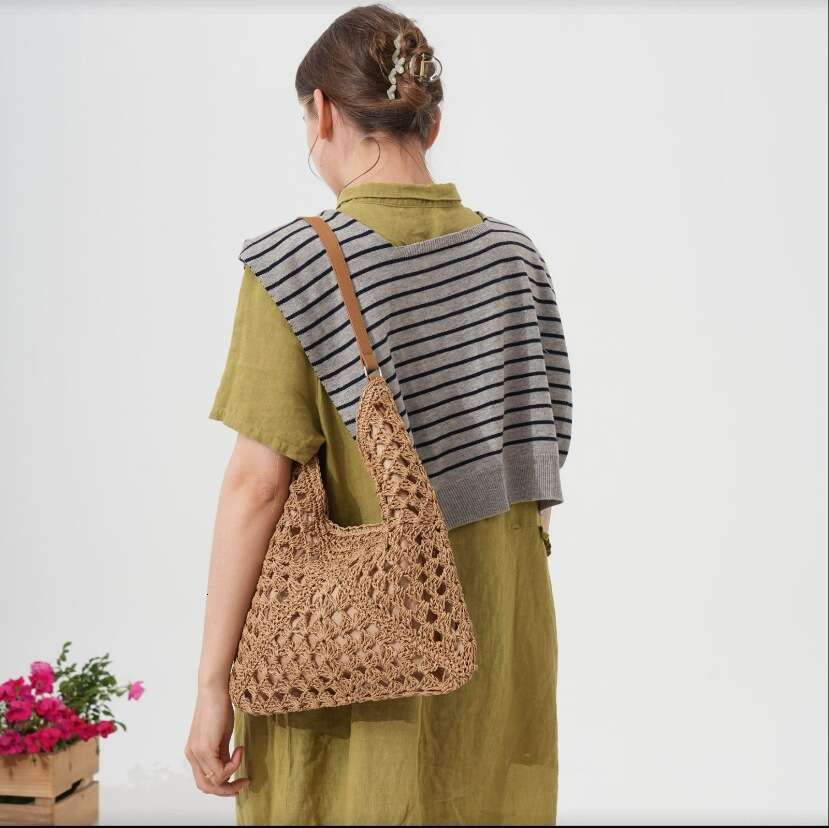 Handmade Beach Bag Leisure Hollowed Out Single Shoulder Grass New Triangular Woven Large Capacity Beach Versatile Tote Bag, Women's Bag Kq2
