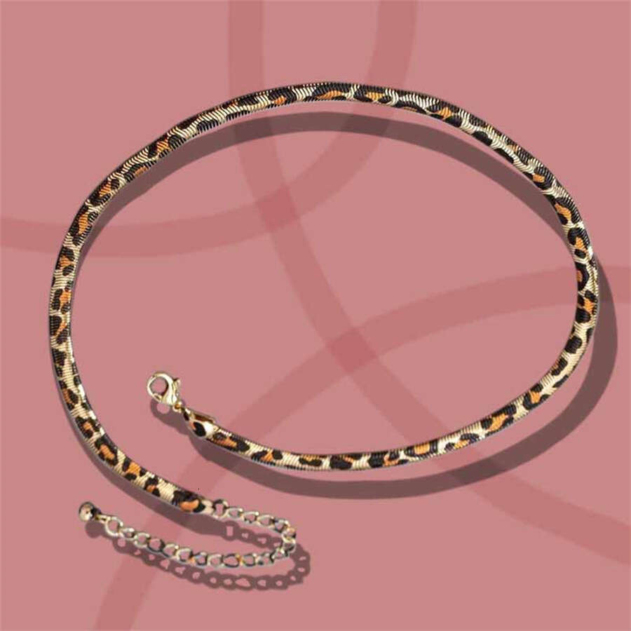 Fashionable autumn and winter new women's leopard print necklace design with a neck sticker