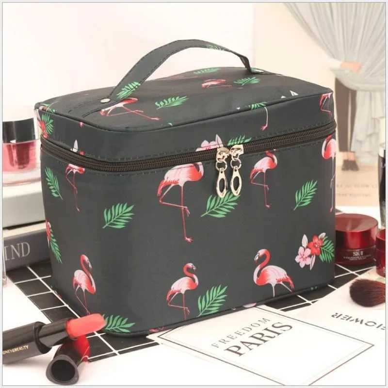 Travel waterproof portable womens makeup bag with high capacity toilet organizer storage makeup box zipper W beauty bagXJ250415