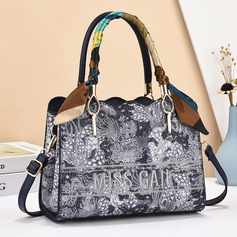 New Wer Material Large Capacity Shoulder Versatile Messenger Handbag High-End Fashion Women's Bag