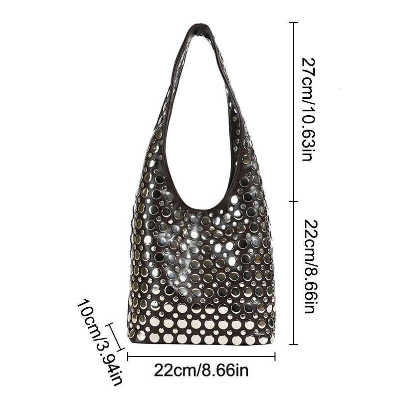 Trendy Punk Round Bucket Shiny Rivet Handbag Shoulder Bags Women Fashion Large Capacity Underarm Bag