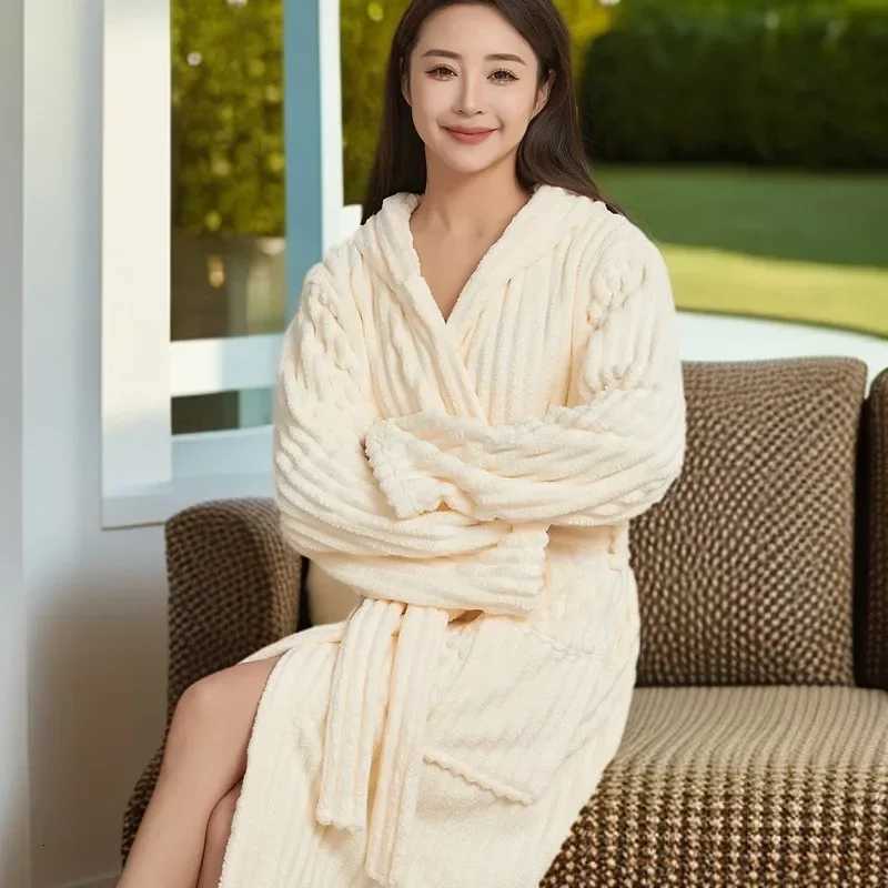 Couples Thickened Coral Fleece Bathrobes Winter Warm Hooded Men Women Home Clothes Absorbent Bath Robe Sleepwear Set Autumn C251115