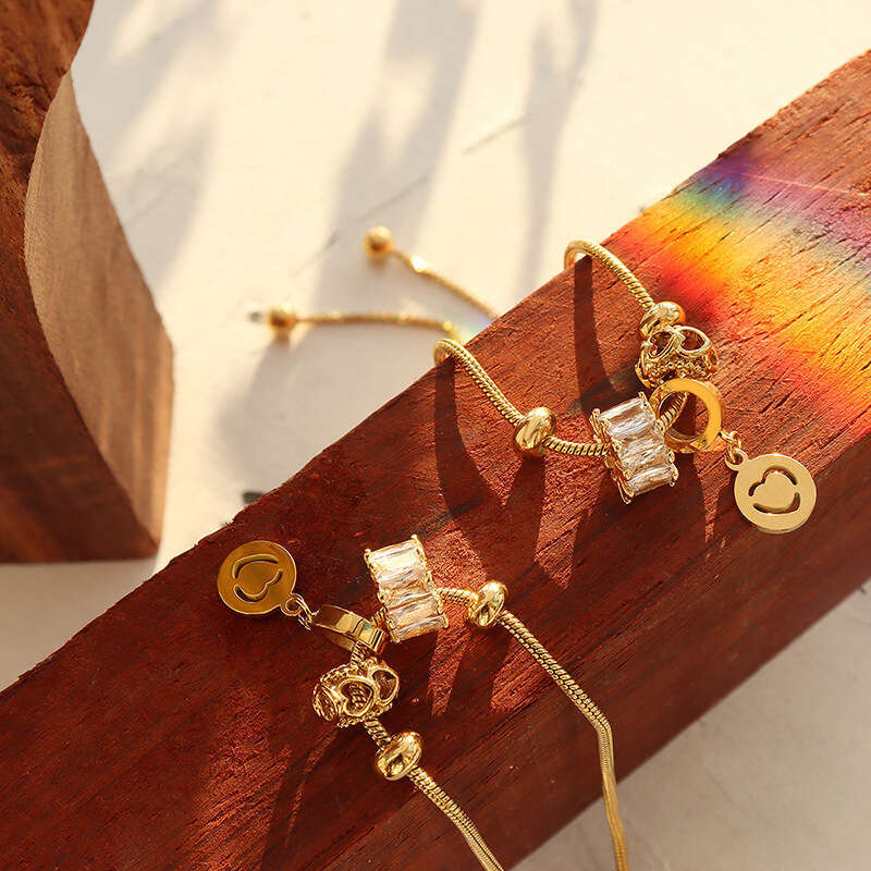 Hot selg titanium steel popular hip-hop ins style zircon pull-out buckle heart-shaped round brand bracelet accessories