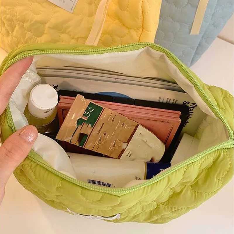 Soft floral pattern makeup bag portable makeup packaging display and storage organizer large capacity womens travel W bagXJ250415