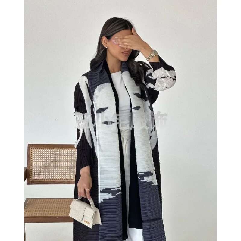Retro Printed Pleated Women's Patchwork Collar Belt Long Windbreaker Jacket Saudi Arabia New Muslim Abaya