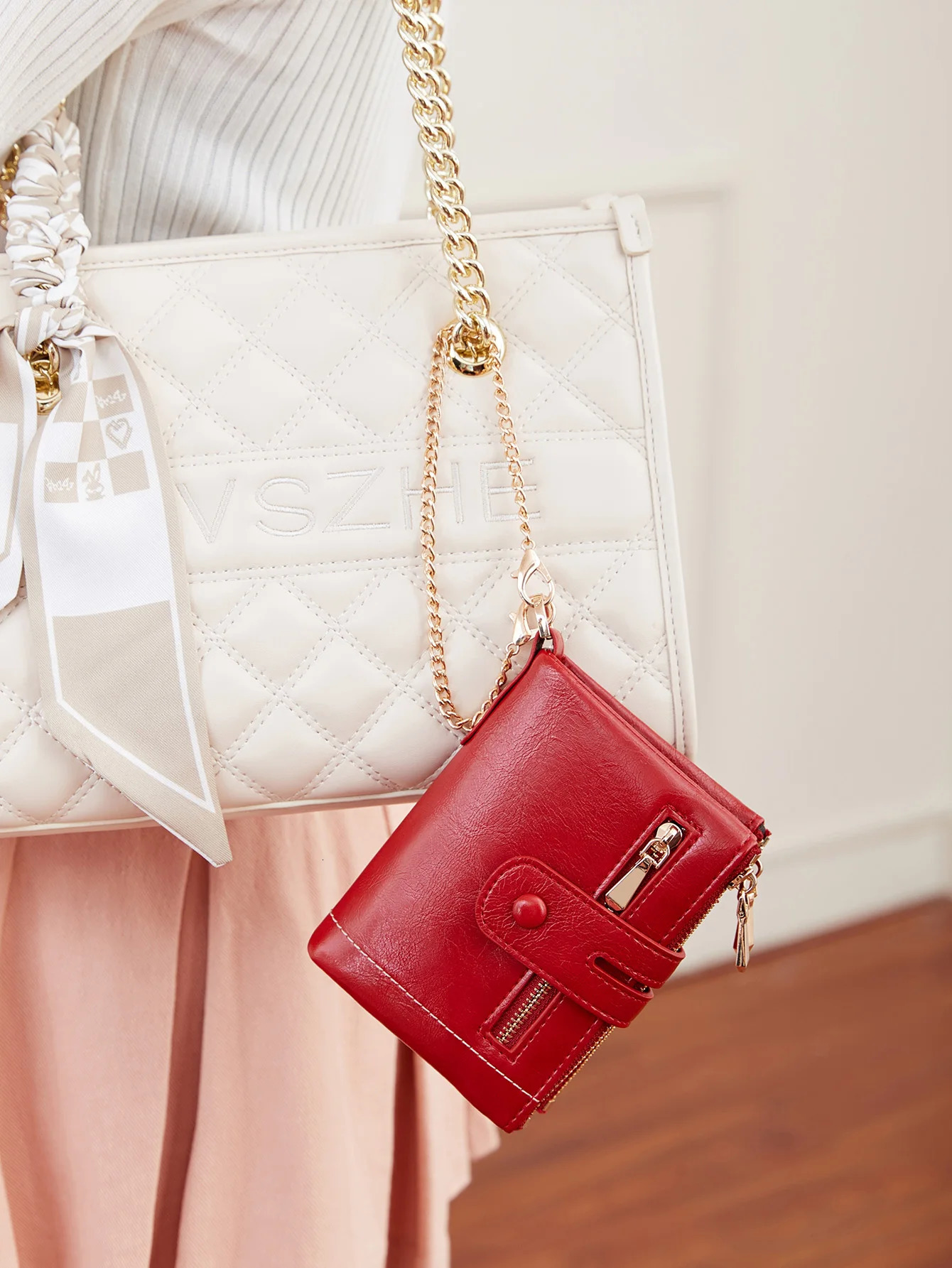 womens wallet with high-quality PU leather short card seat large capacity chain three-layer coin purse retro womens wallet 250410