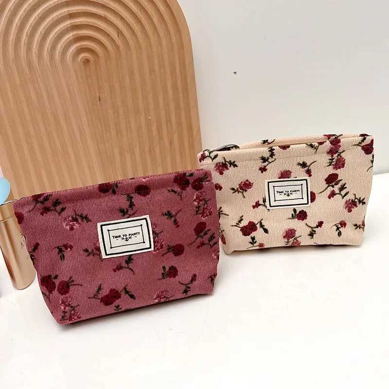New small womens makeup bag floral pattern small sanitary napkin storage bag coin key box portable card bagXJ250415