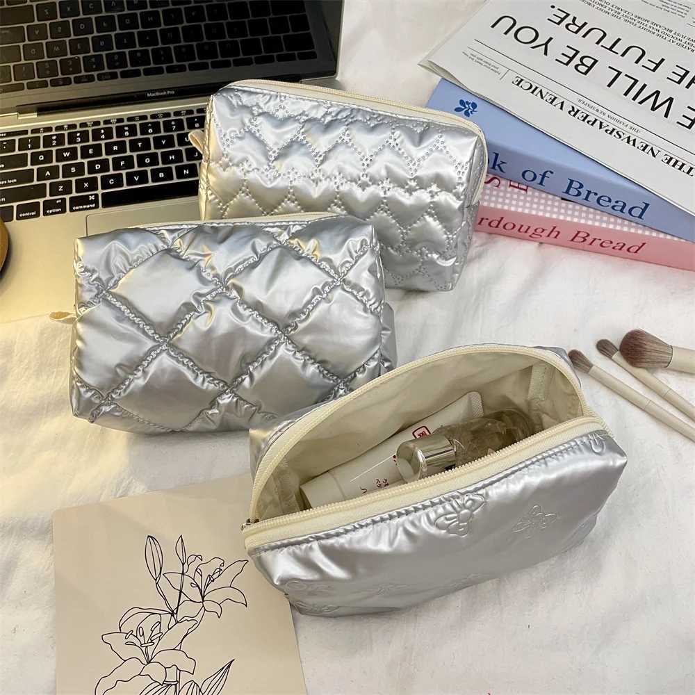 Cute Bow Love Womens Makeup Bag Sweet Womens Makeup Box Large Capacity Travel W Bag Girl Portable Zipper Storage BagXJ250415