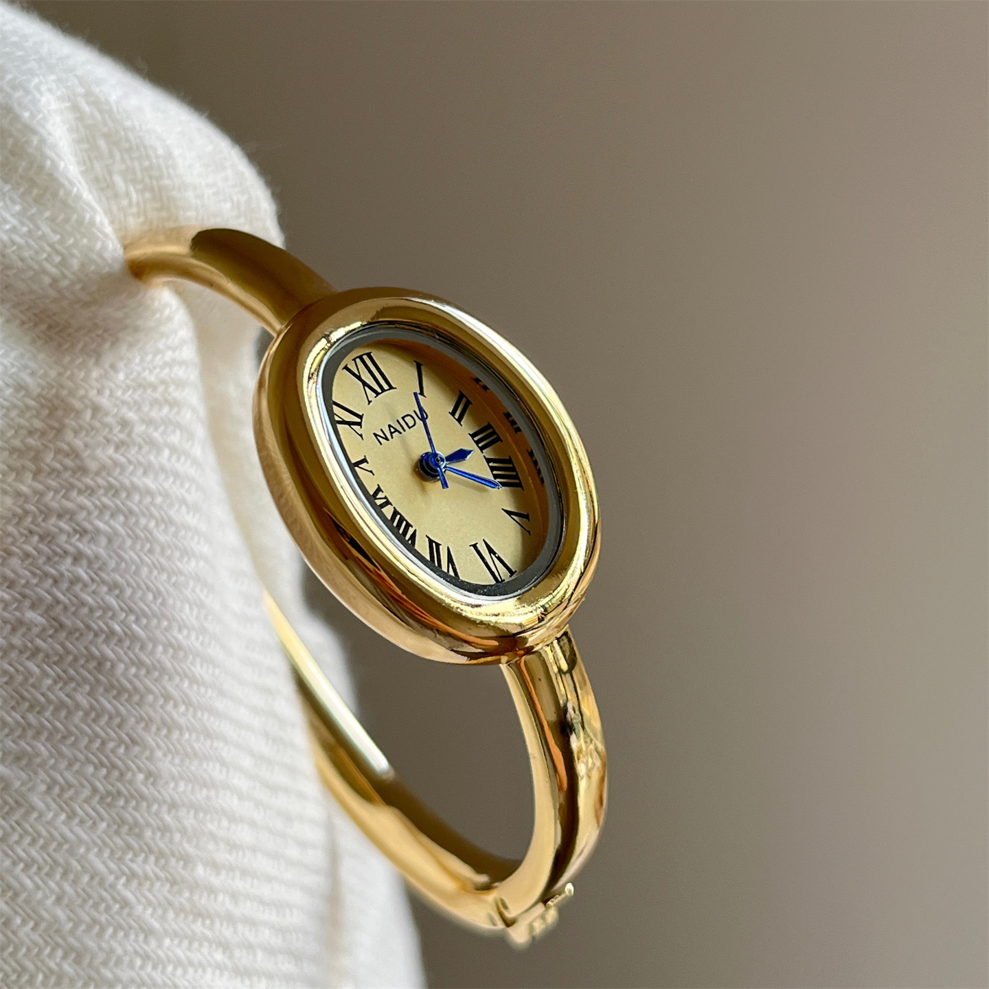 Gold - Toned Oval Dial Bangle Watch With Roman Numerals Daily & Retro Elegant Timepiece High - Quality And Classy Accessory Gift For Her