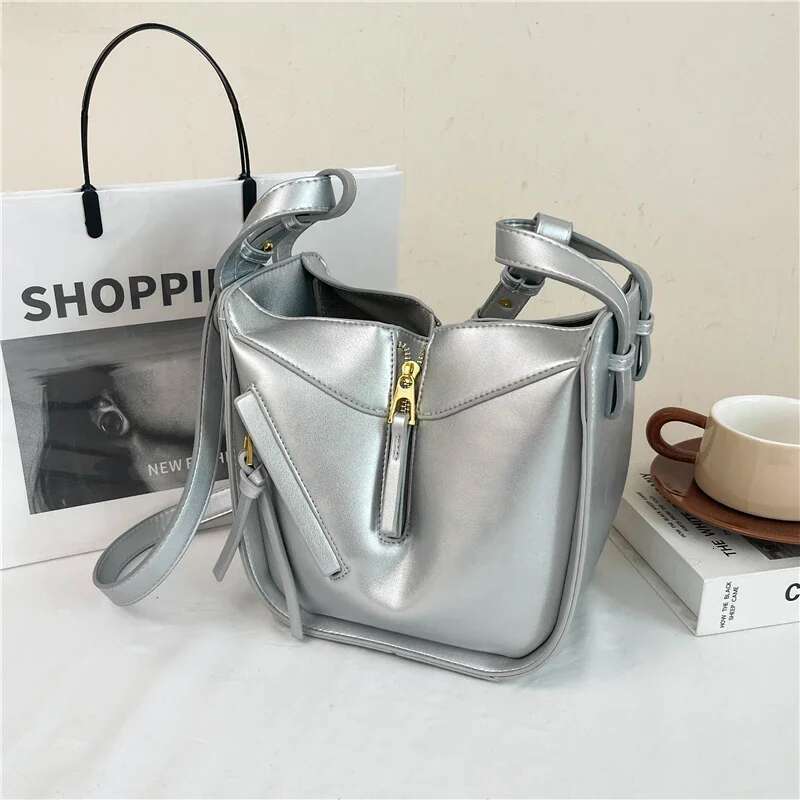 PU Hasp 2024 High Quality Women's Crossbody Solid Color Versatile Fashion Bucket Shoulder Bag Soft Trendy Designer Handbag