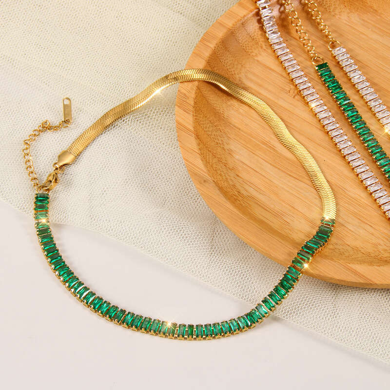 Fashionable ins stainless splicing zircon gold-plated titanium steel blade necklace collarbone chain