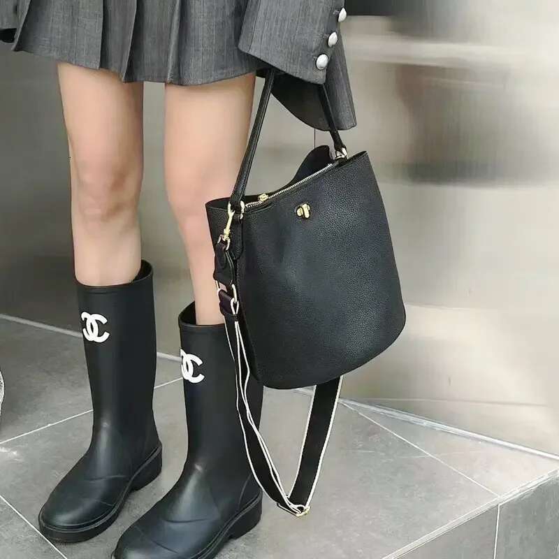 Designer Bag Retro Coffee Solid Color Bucket Tote 100% Genuine Women Shoulder With Wide Straps T Cow Leather Crossbody Bag