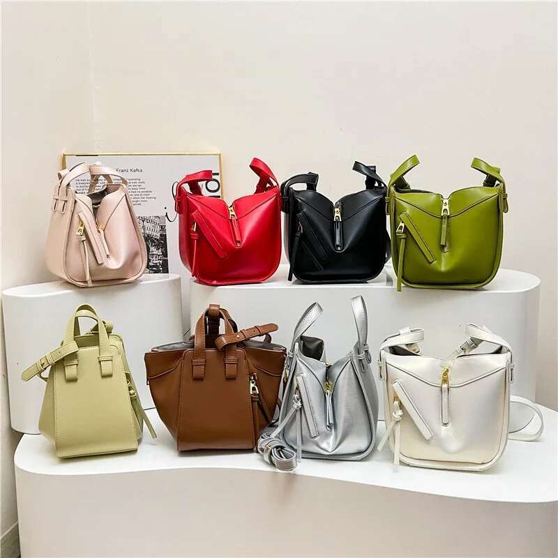 PU Hasp 2024 High Quality Women's Crossbody Solid Color Versatile Fashion Bucket Shoulder Bag Soft Trendy Designer Handbag