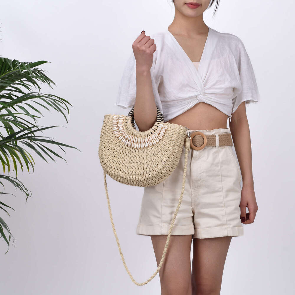 Handmade Beach Bag Medium Handmade Straw Black Handle Round Bucket Decorated With Seashell Semi Circular Beach Vacation Street Fashion Woven Crossbody