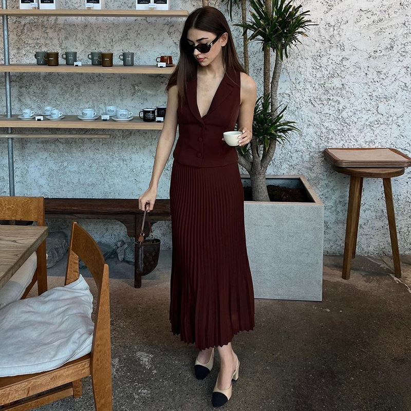 Hot New free shipping designer dresses for womens casual dresses white red Summer new suit collar suit vest top mid length pleated skirt set