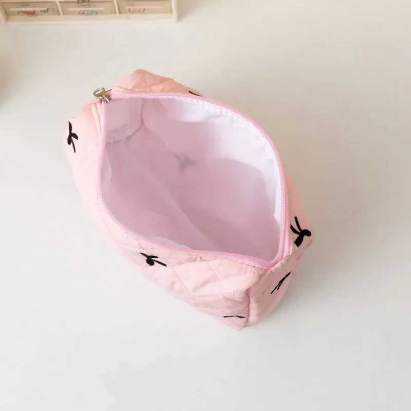 Home>Product Center>Product Center>Flower Decorative Makeup Bag>Flower Decorative Makeup BagXJ250415