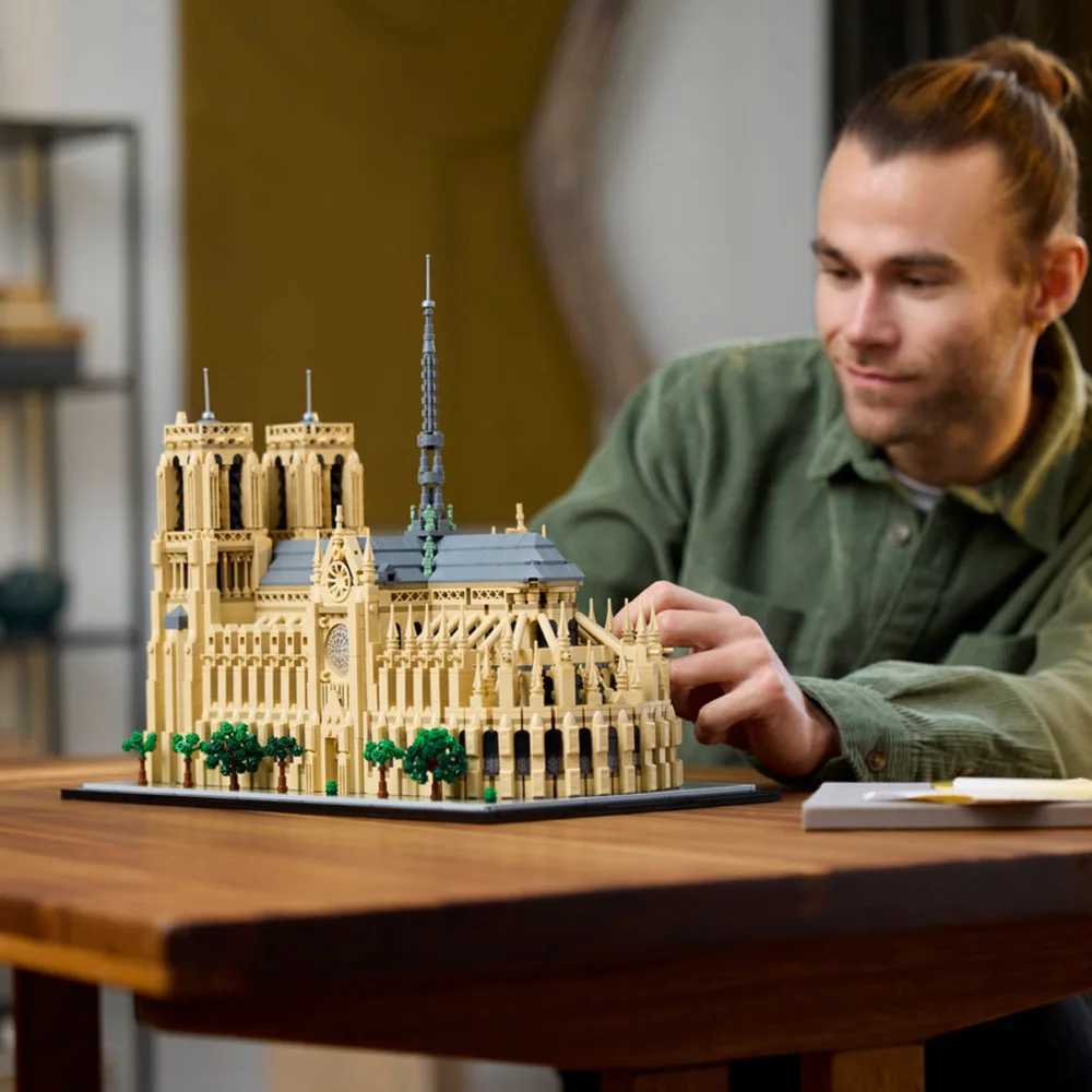 Notre Dame Cathedral Building Model Kit 21061 Collectable Building Blocks Set Adult Gift Creativity W250415