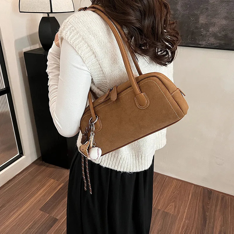 Suede Shoulder Bag for Women Multi Pocket Bottom Bag Artificial Suede Solid Color Handbag Zipper Handbag 250410