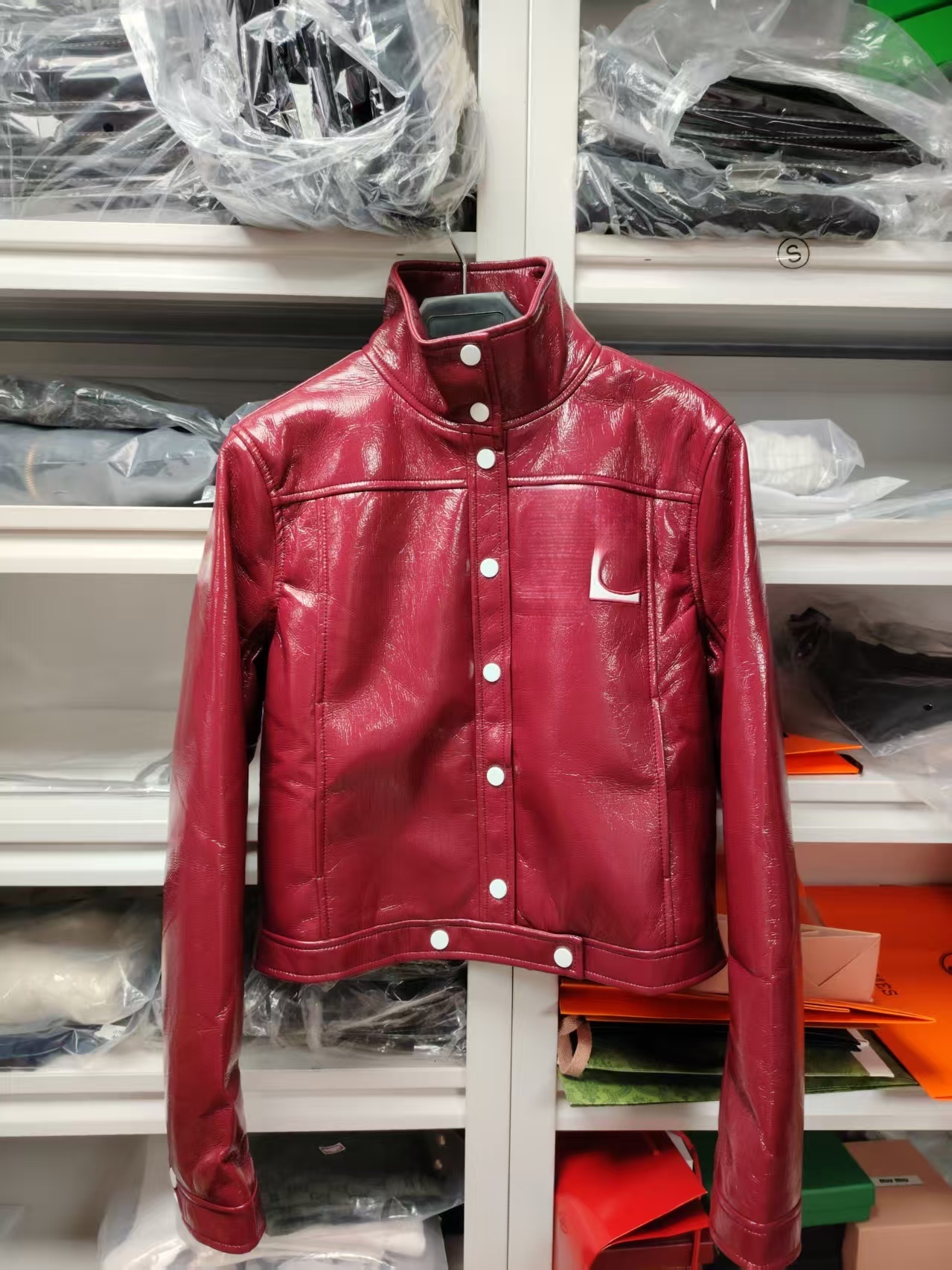 Designer Cour Shirt Woman High Quality Patent Leather Pu Trendy Shiny Slim Fit Long Sleeved Jacket veste jacket 70e courreged sun 7f1