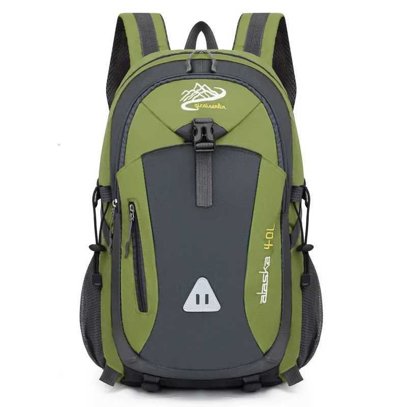 Classic Men Backpack Nylon Waterproof Men Casual Outdoor Travel Backpack Hiking Camping Mountaineering Backpack Sports Bag WomenW251114