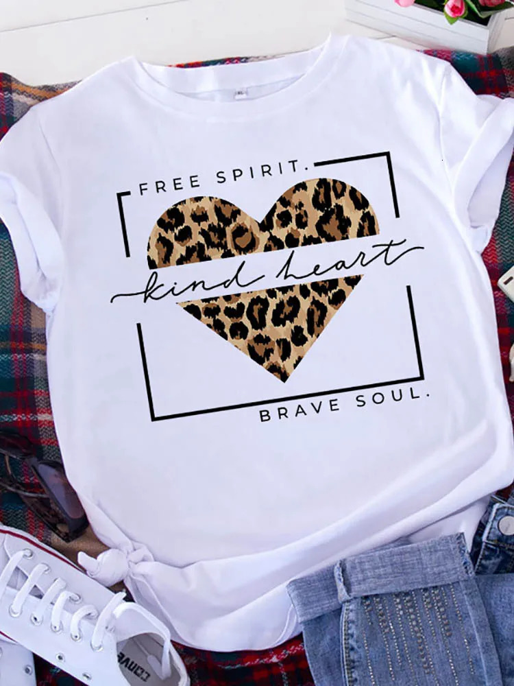 Womens short sleeved leopard print love T-shirt without spirit brave soul Valentines Day heart-shaped T-shirt 250410