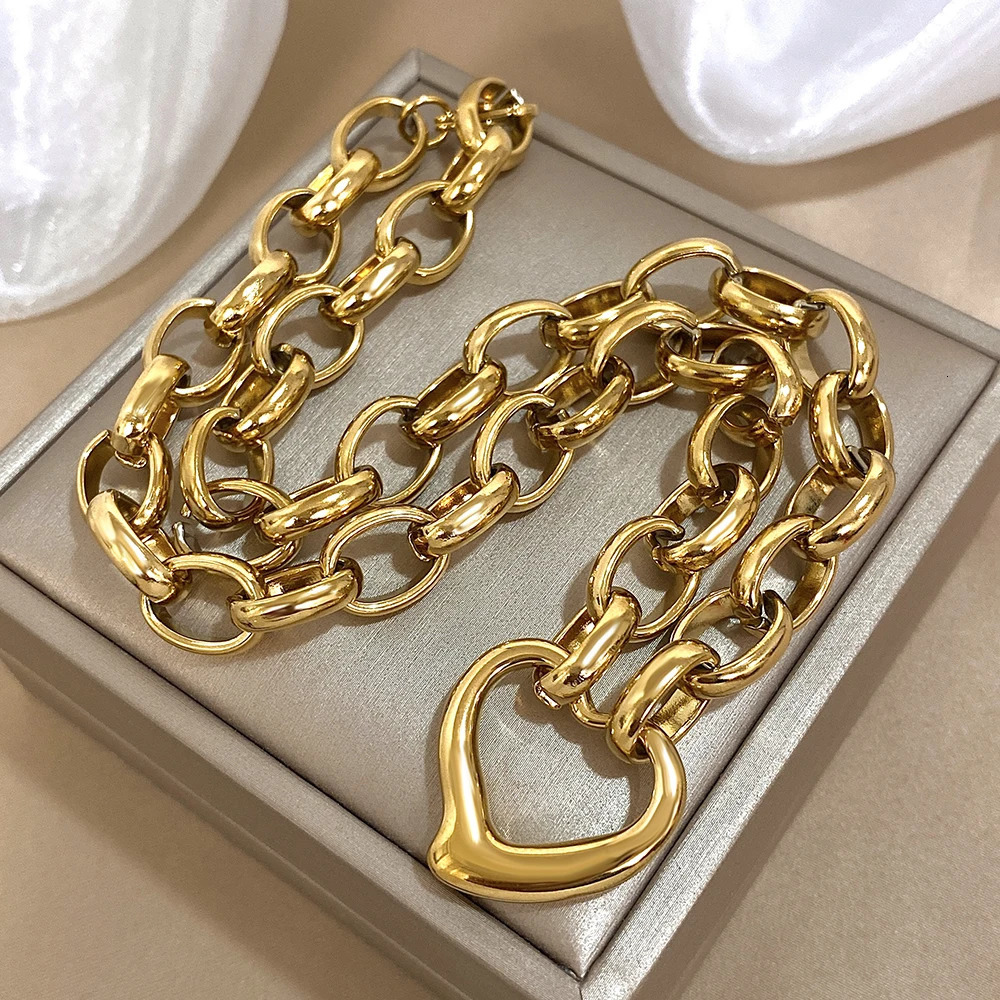Gold stainless steel irregular hollow heart-shaped pendant necklace female trend metal thick chain sweater necklace jewelry 250408