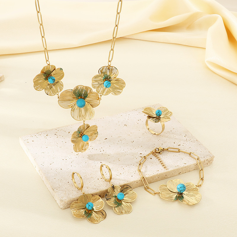 Fashion Dubai GoldPlated Jewelry Set Simple Style African Necklace All Copper Material Hollow Surround Jewelry FHK15529 250920