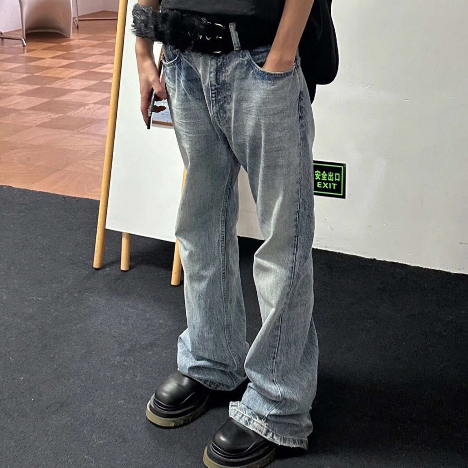 High Street Washed Distressed Micro Flare Blue Jeans 2025 Spring New Trend Vintage Simple American Denim Trousers 28W5709