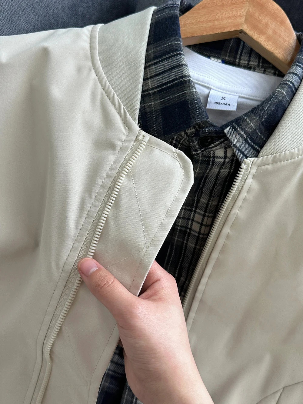 Spring Mens Pilot Jacket Lightweight Windproof Jacket Baseball Jacket Mens Windproof Outdoor Casual Fashion Bomber Jacket 250415