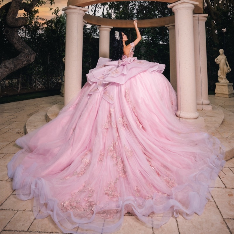 Pink Quinceanera Dresses Off Shoulder Ball Gown Sweet 16 Dress Applique Lace Beads Bow Tiered Tull Birthday Party Vestidos 15 De Anos