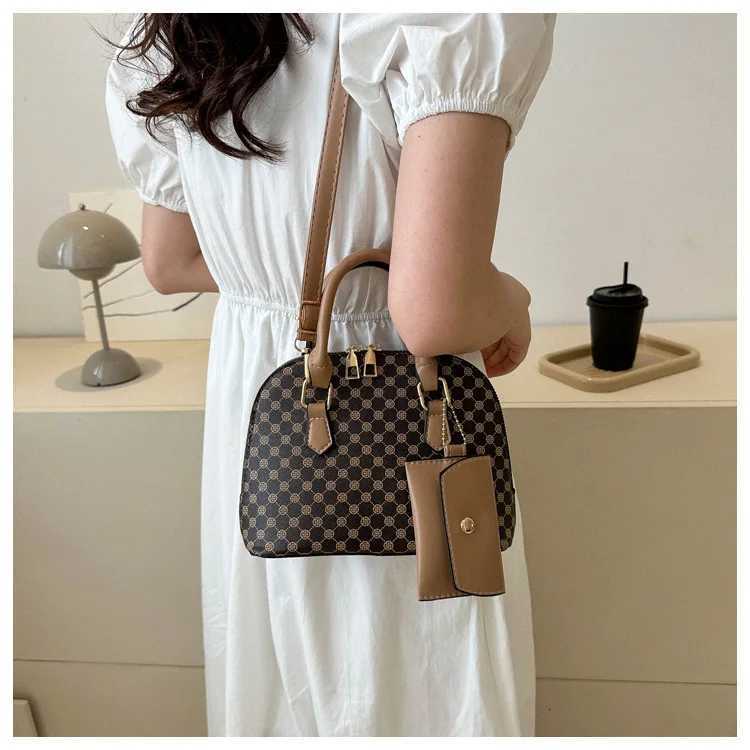 Luxury Shell Bag Fashion Womens Handbag Simple Style Shoulder Bag Plaid Print Crossbody Bag Shell Shape Wallet Card BagW251115