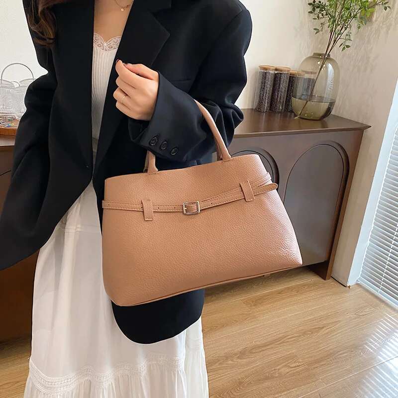 2024 Casual Fashion Temperament Western Style Handbag Retro Simple Autumn And Winter Shoulder Crossbody Women's Bag