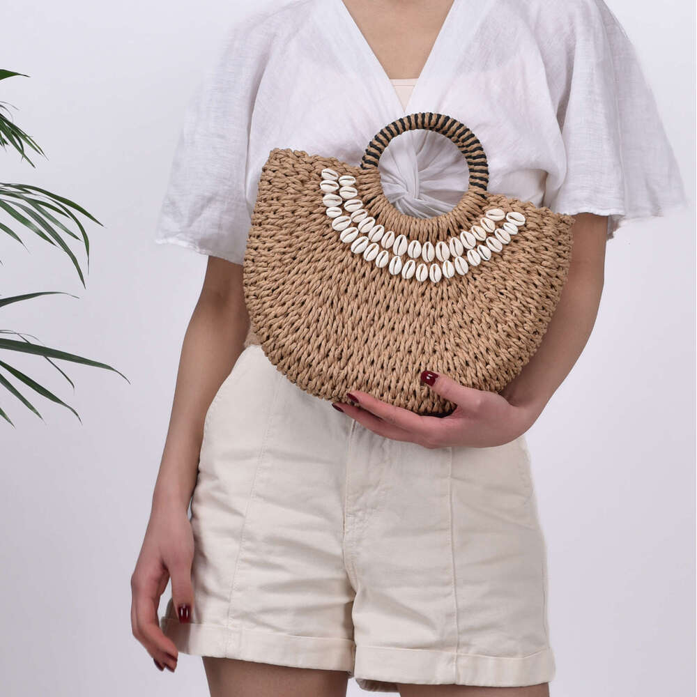 Handmade Beach Bag Medium Handmade Straw Black Handle Round Bucket Decorated With Seashell Semi Circular Beach Vacation Street Fashion Woven Crossbody