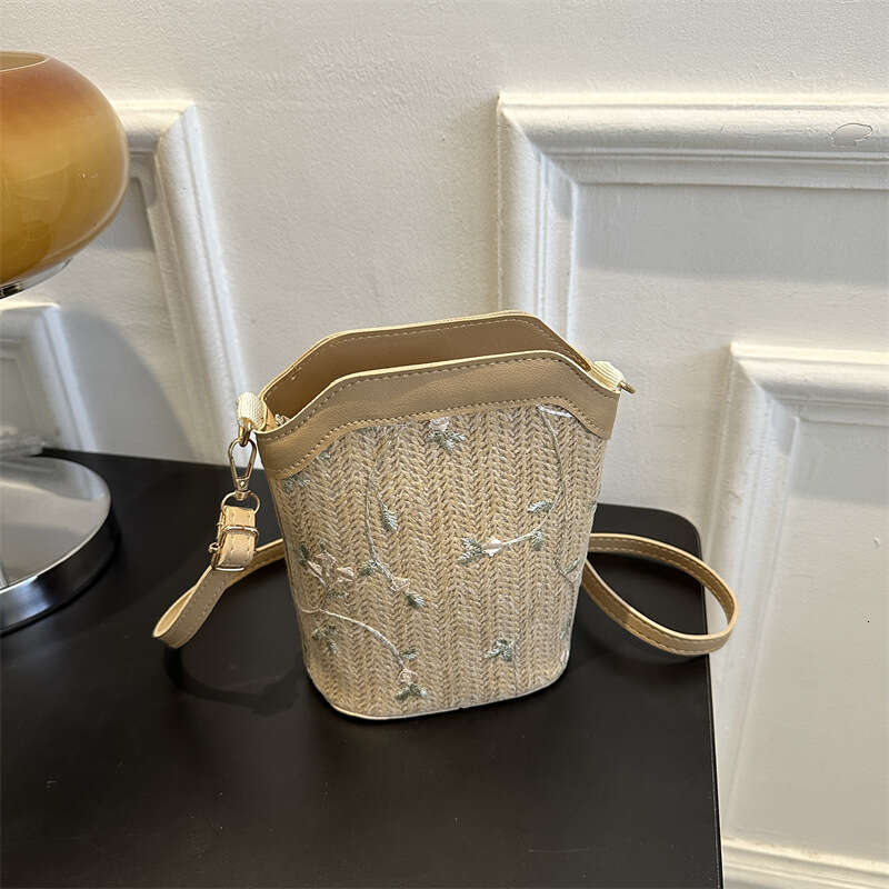 Handmade Beach Bag This Year Small For Women In Summer Trendy And Fashionable One Shoulder Crossbody Bag Popular Lace Grass Woven Bucket Bag On The In