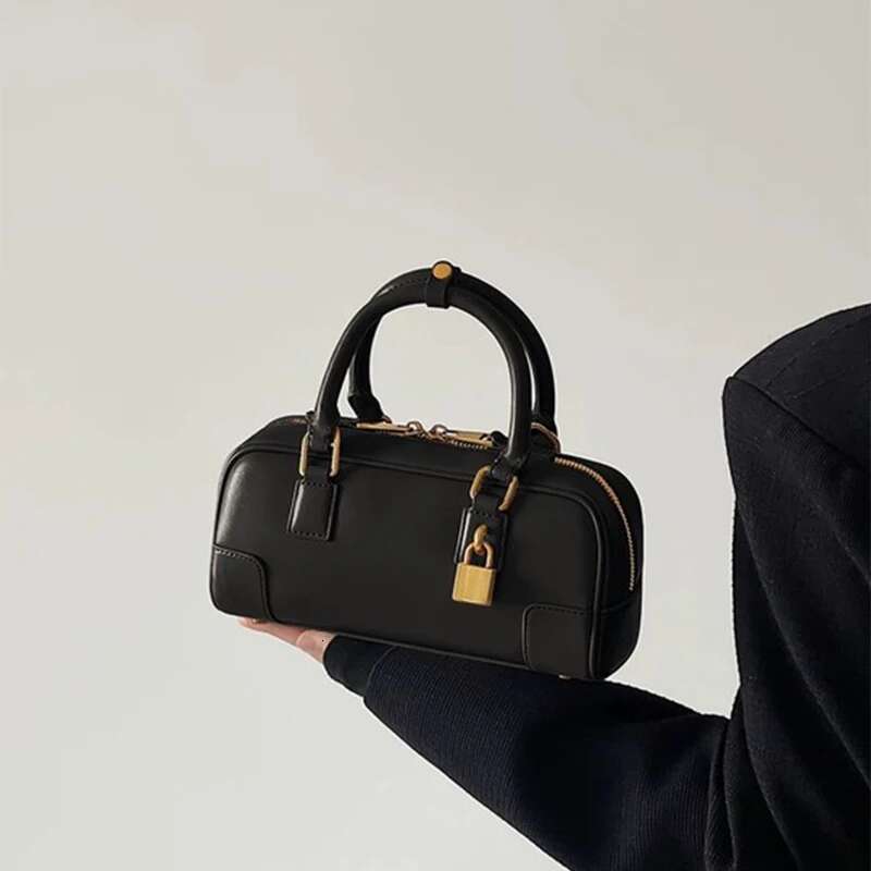 Retro Brand Gold Lock Handbag High-Grade Genuine Leather Niche Women's Bowg New Black Versatile Shoulder Messenger Bag