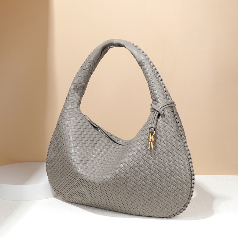 2025 New Dumpling Bag Women Fashion Large Capacity Braided Bag Designer Shoulder Underarm Bag