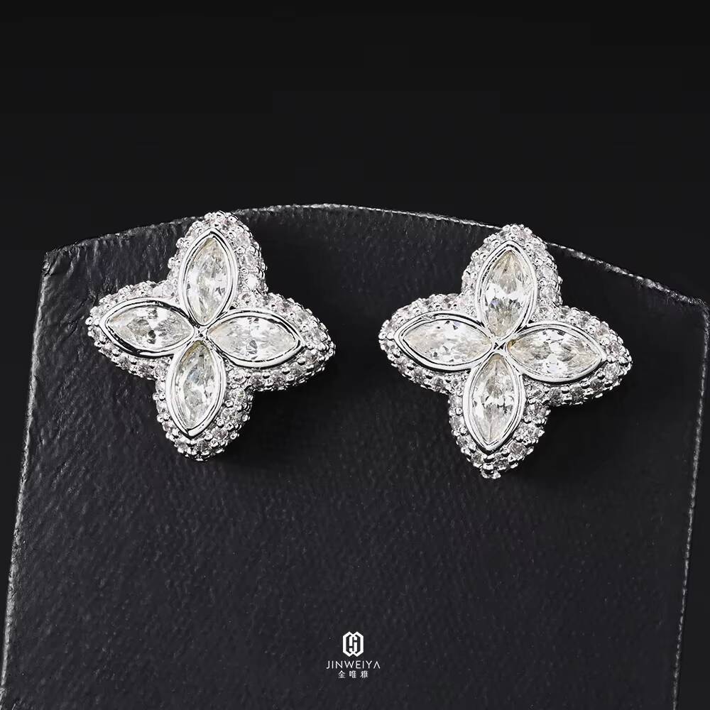 Best Price 925 Sterling Silver Mens Hip Hop Iced Moissanite Earrings 15MM Four Leaf Clover Stud Pear Earrings High Moissanite