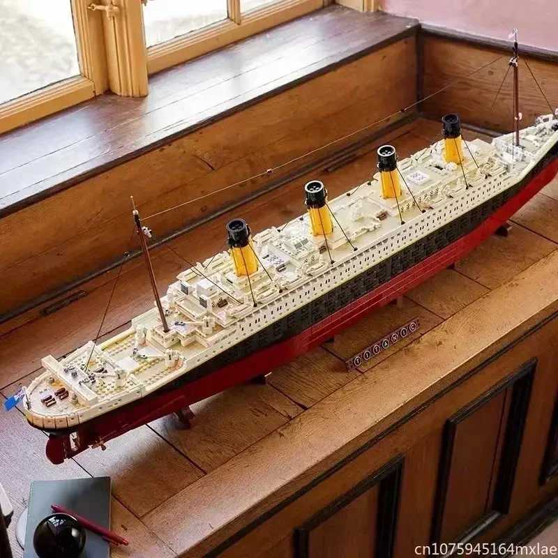 Titanics 9090Pcs large cruise ship is compatible with 10294 building block toy gifts W250415