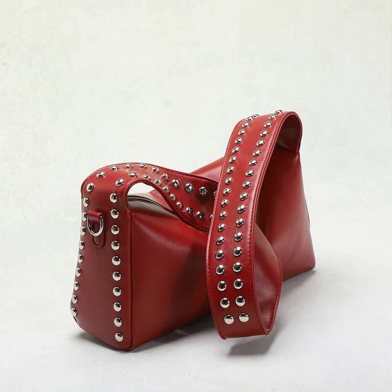 Horizontal Square Design Rivet 2025 New Korean Shoulder Messenger Soft Leather Underarm Bag Black Motorcycle Bags