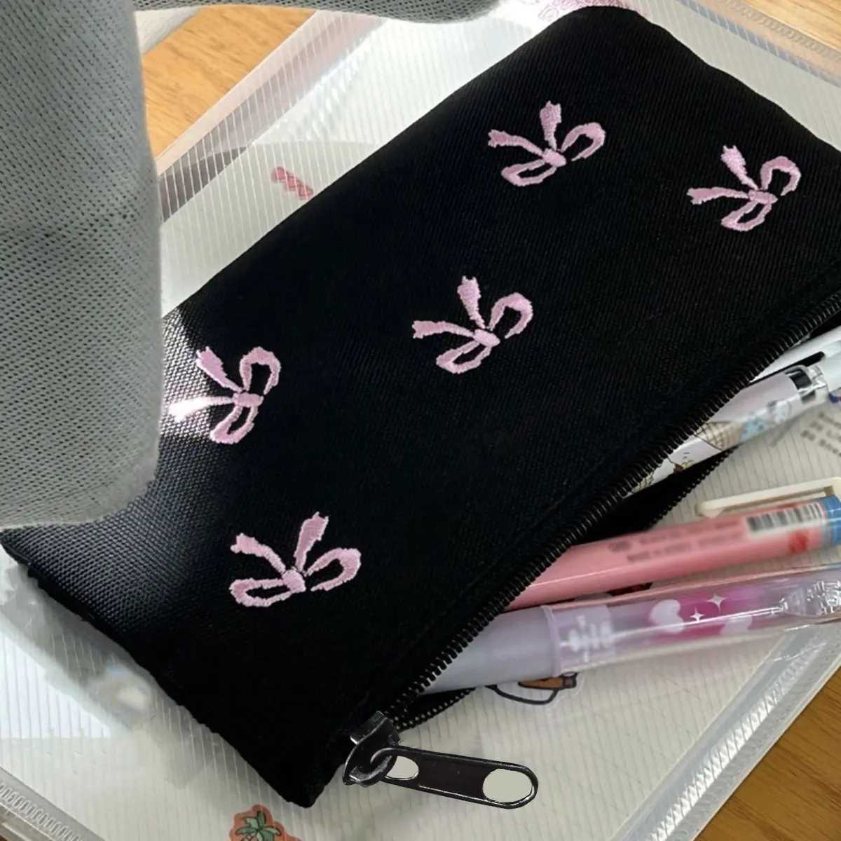 Black butterfly embroidery pencil case high appearance cosmetic storage bag simple interior cosmetic bag 1 pack (zipper direction random)XJ250415