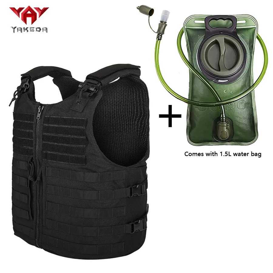 YAKEDAs honeycomb breathable training vest with a 1.5L quick release water bag and multiple hidden pockets for expansionXJ251114