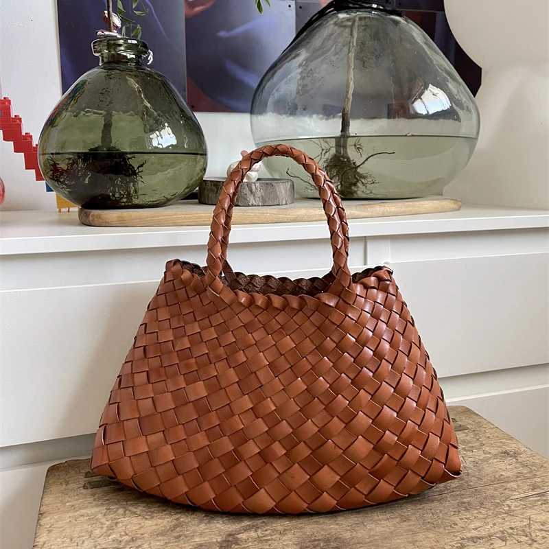Genuine leather French hand-woven bag 2025 new niche design top layer cowhide vintage vegetable basket bag fashion lady handbag C251115