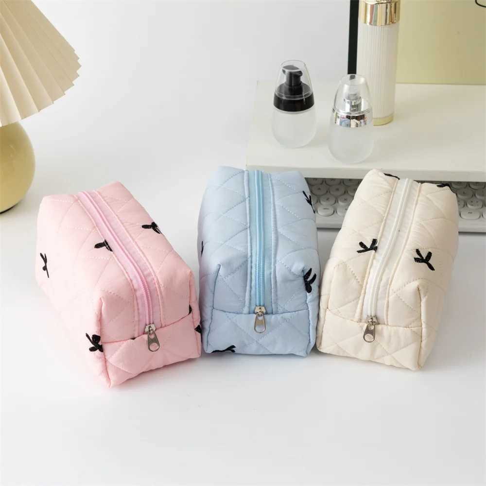 Bowknit Embroidered Unique Toilet Bag Portable Makeup Bag Versatile Travel Makeup Bag for Organizer Women Cluh BagXJ250415